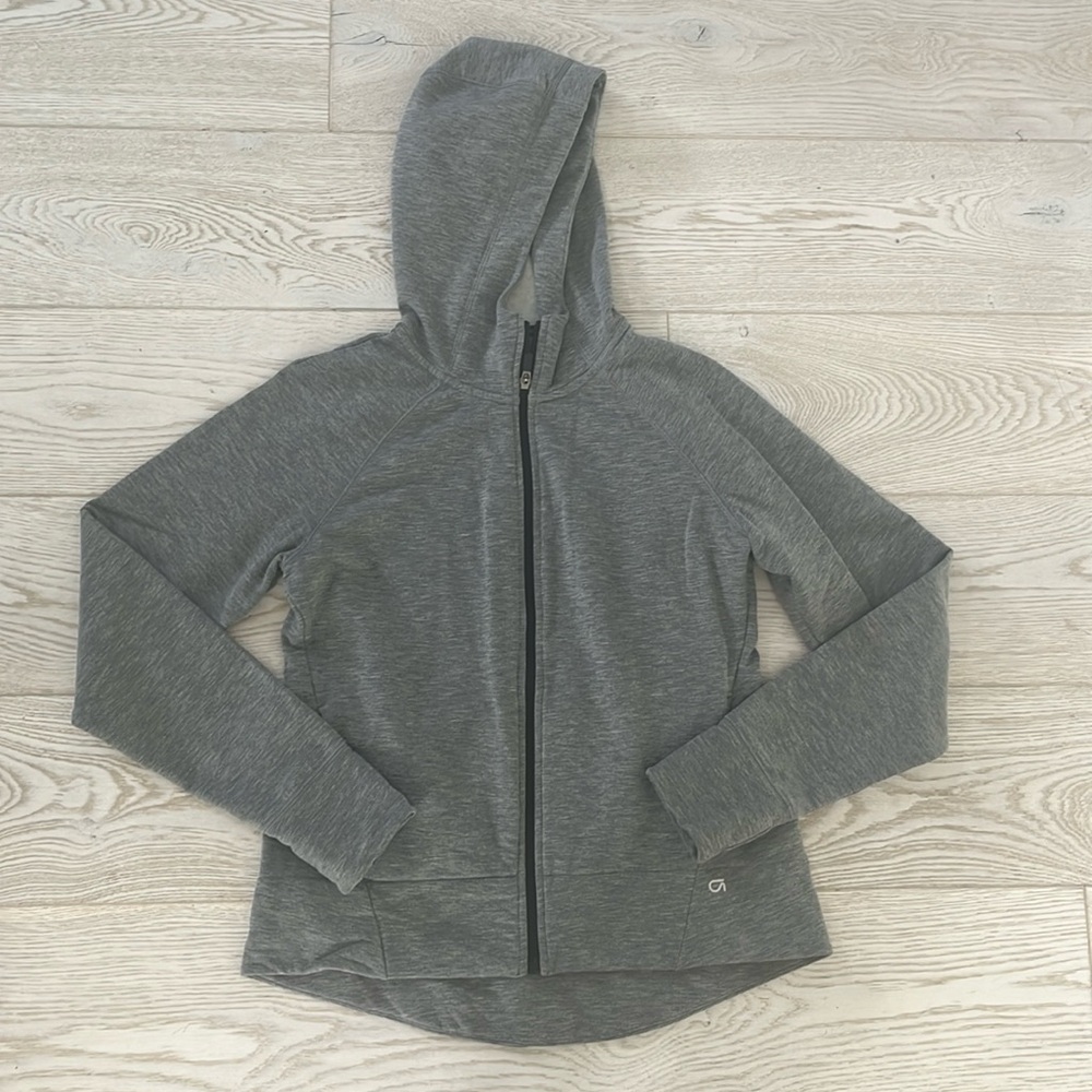 Women’s Gap size medium slightly fitted zip up hoodie.